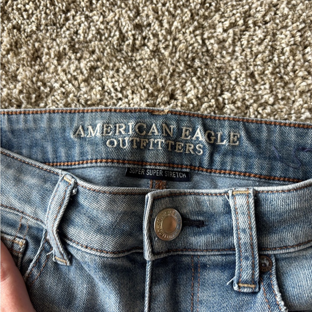 American Eagle Hi-Rise Jean Shortie - Picture 2 of 5